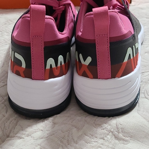 New Nike Air Max Bella TR 3 Sneaker - Picture 12 of 16